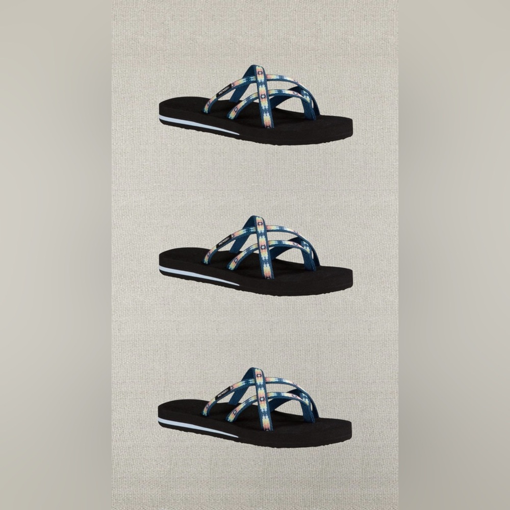 Teva Olowahu Strappy Sandal - Size 9